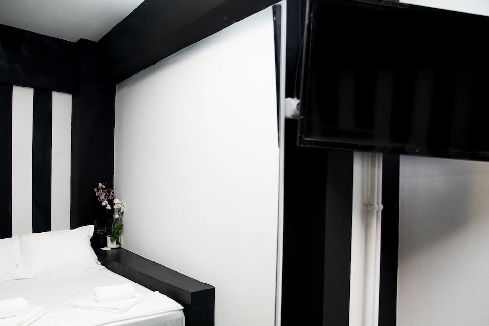 Home Plus Eleutheria Budget Room Athen Exterior foto