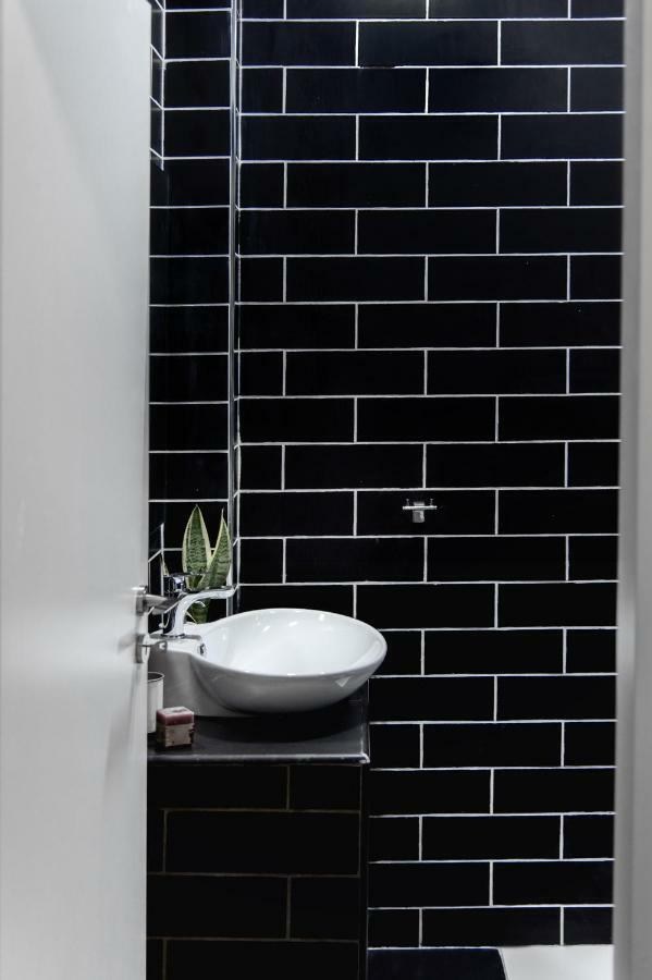 Home Plus Eleutheria Budget Room Athen Exterior foto