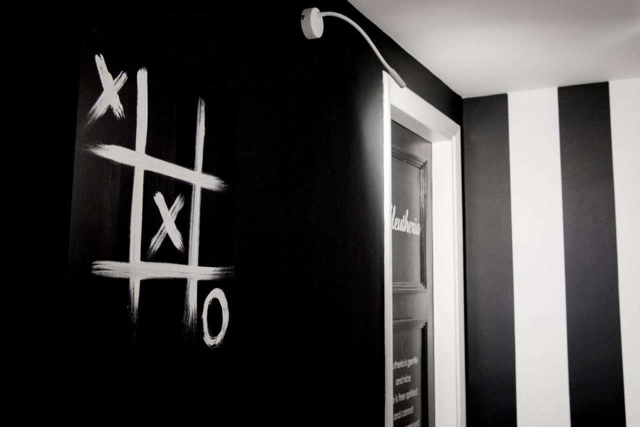 Home Plus Eleutheria Budget Room Athen Exterior foto