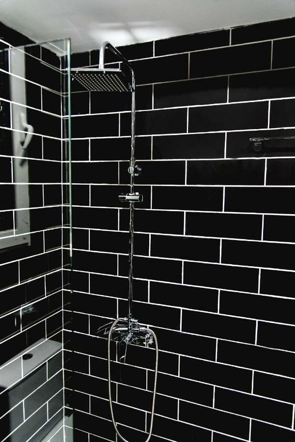 Home Plus Eleutheria Budget Room Athen Exterior foto